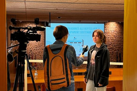 Prop de 200 alumnes de 3r d’ESO participen en la II edició de la jornada «Ciència i tecnologia en femení», organitzada per fomentar vocacions STEM