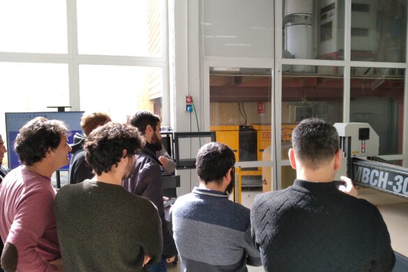 14 personas reciben formación especializada en uso de fresadora de control numérico en el FabLab del CentreBit Menorca