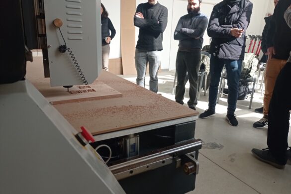 14 personas reciben formación especializada en uso de fresadora de control numérico en el FabLab del CentreBit Menorca