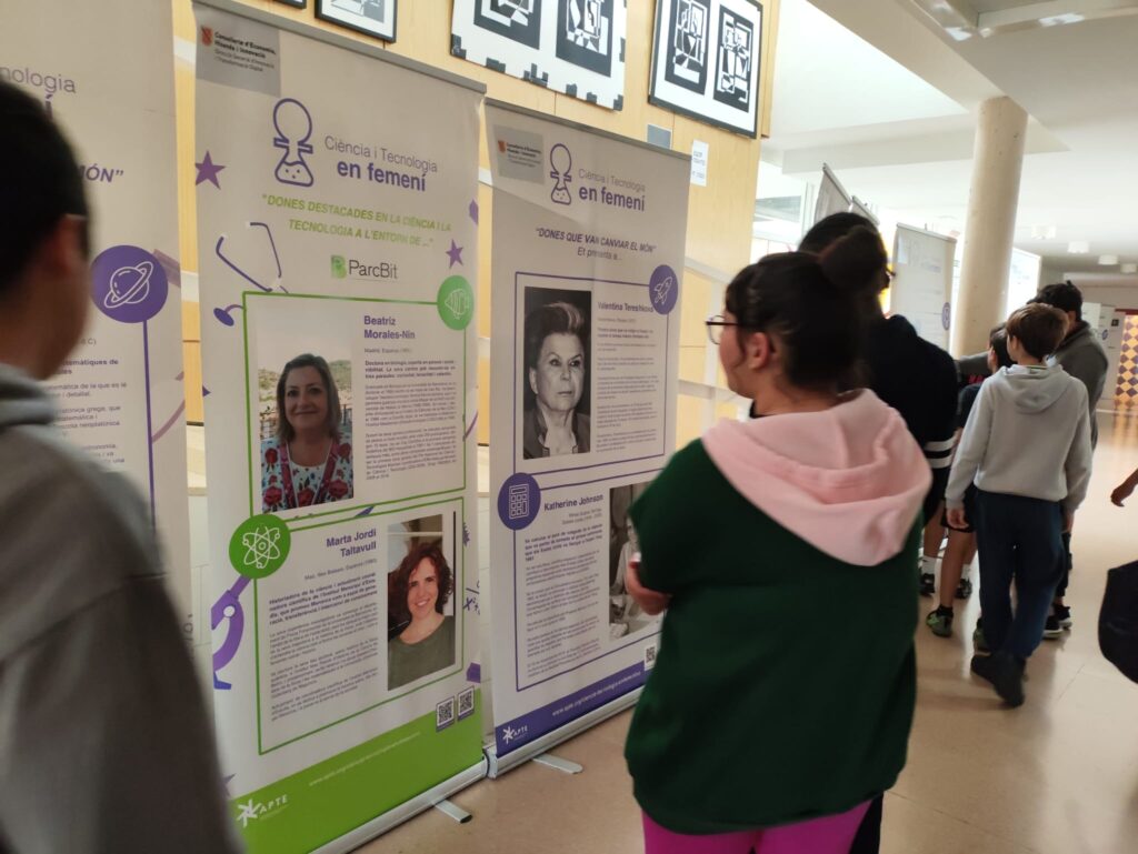Exposición itinerante “Mujeres que cambiaron el mundo” y “Mujeres que cambian el mundo” a disposición de los centros escolares
