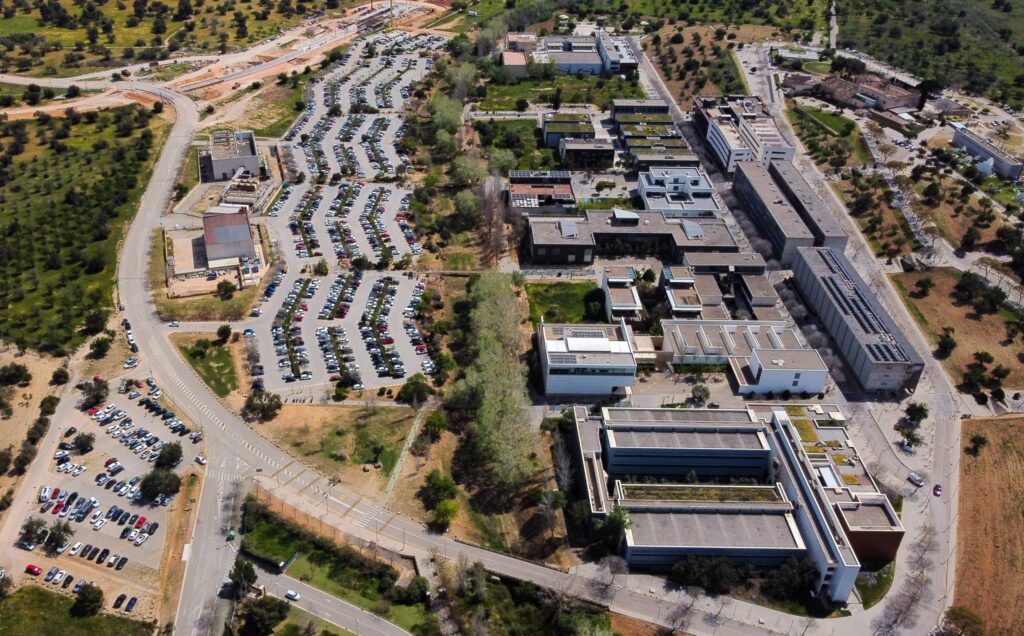 El Govern i la UIB inicien el camí de les futures instal·lacions universitàries en el ParcBit